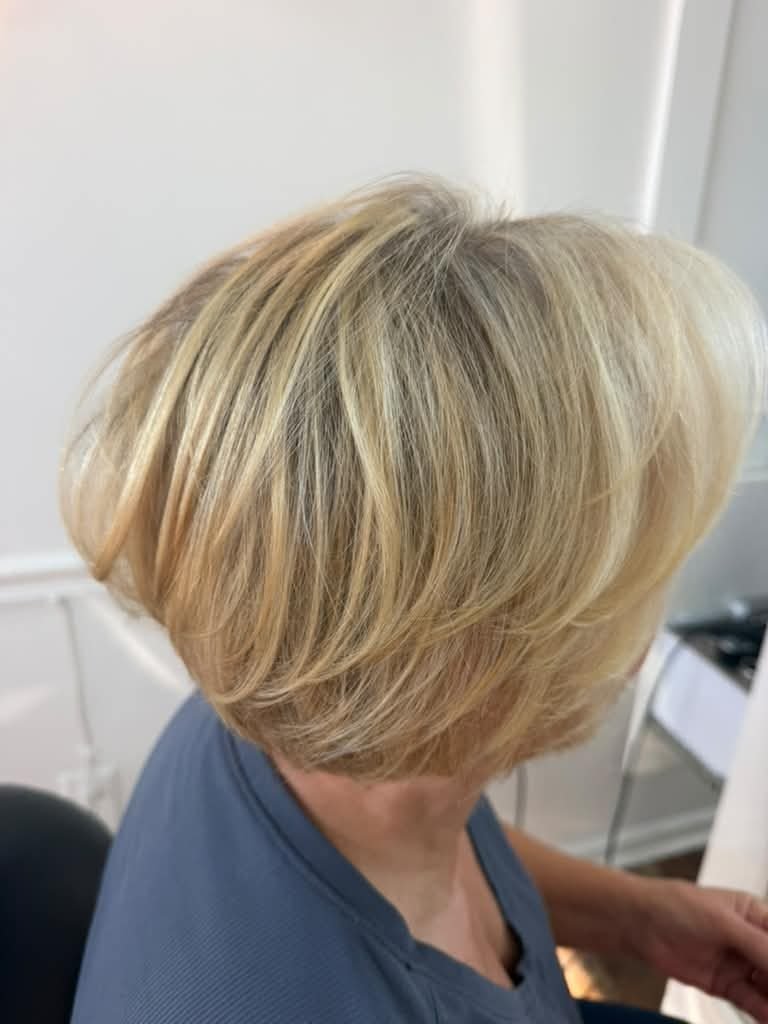 Short blonde layered bob